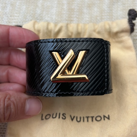 A81– 💯 % authentic Louis Vuitton EPI bracelet - Picture 3 of 7